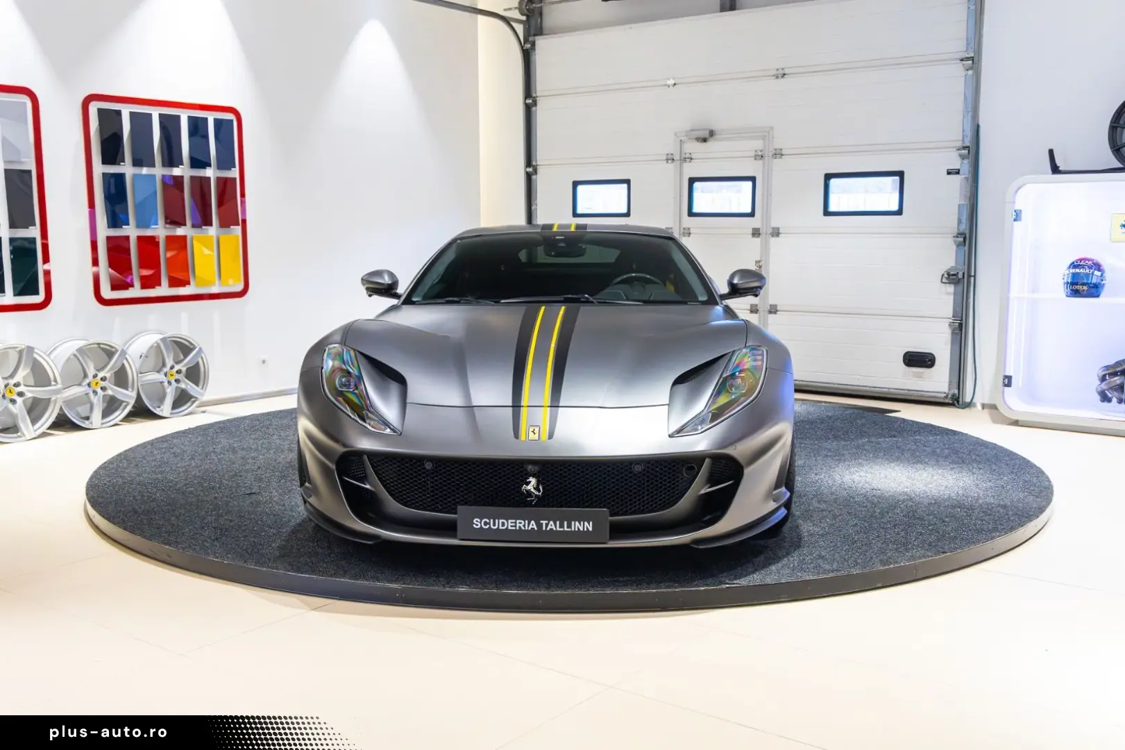 FERRARI 812 Superfast