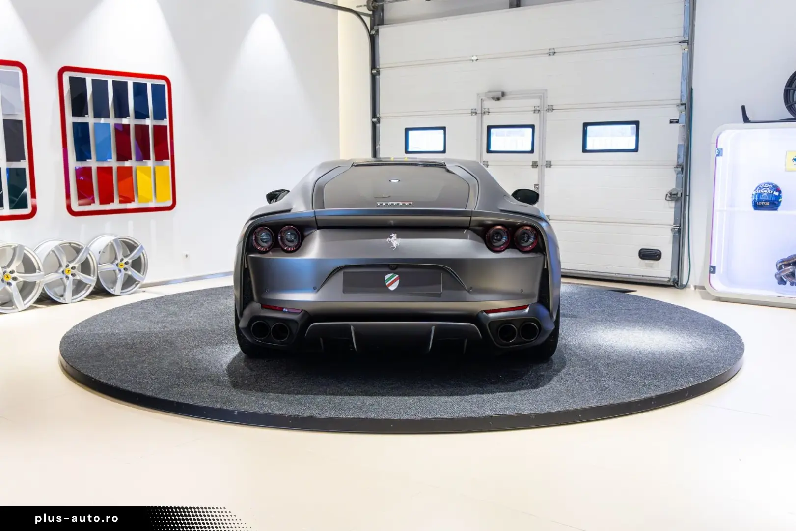 FERRARI 812 Superfast