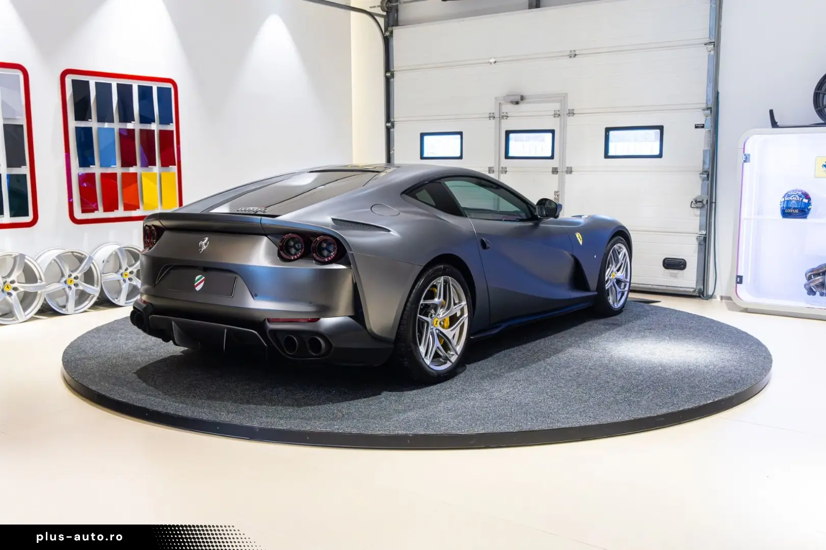 FERRARI 812 Superfast