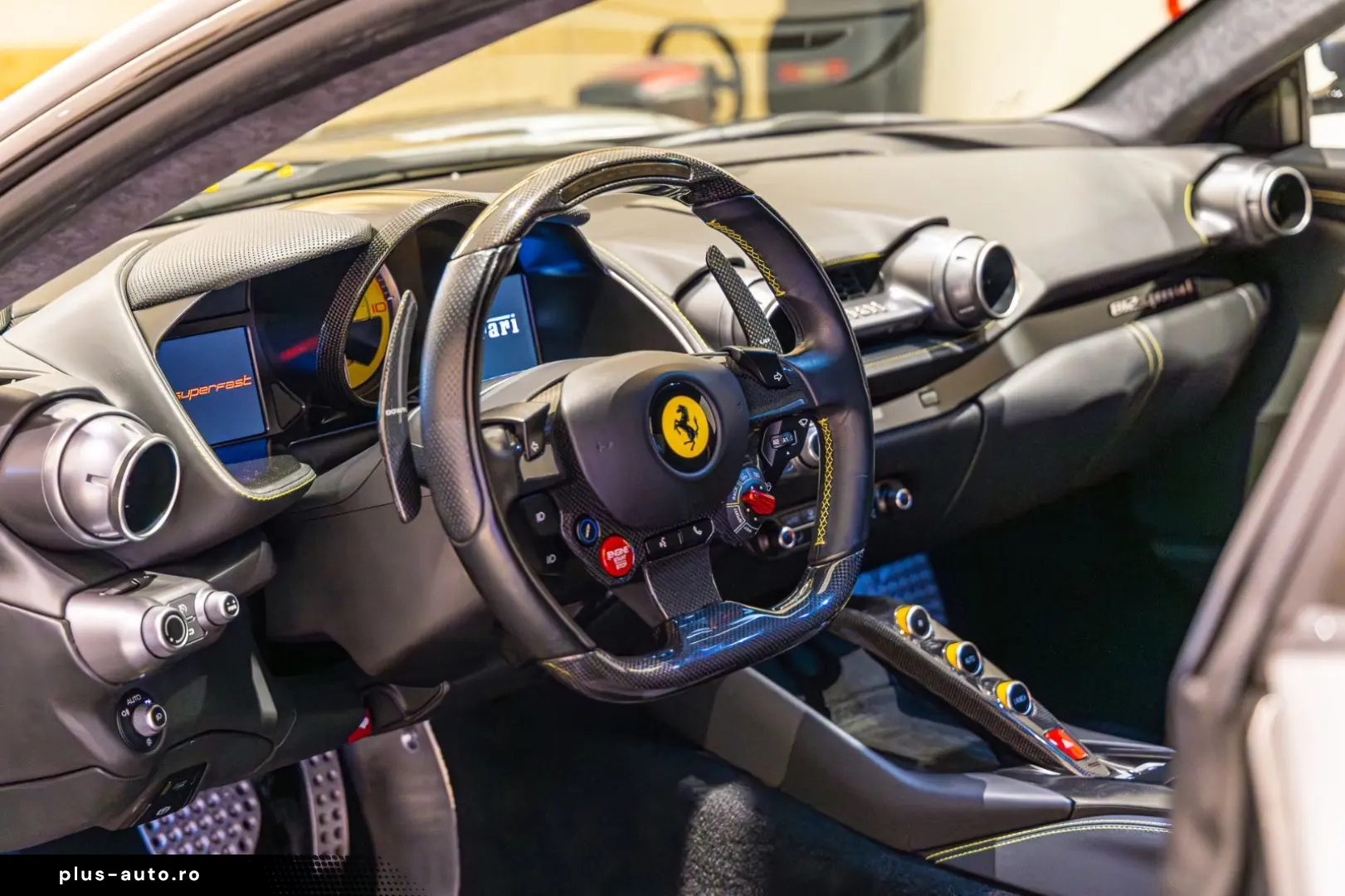 FERRARI 812 Superfast