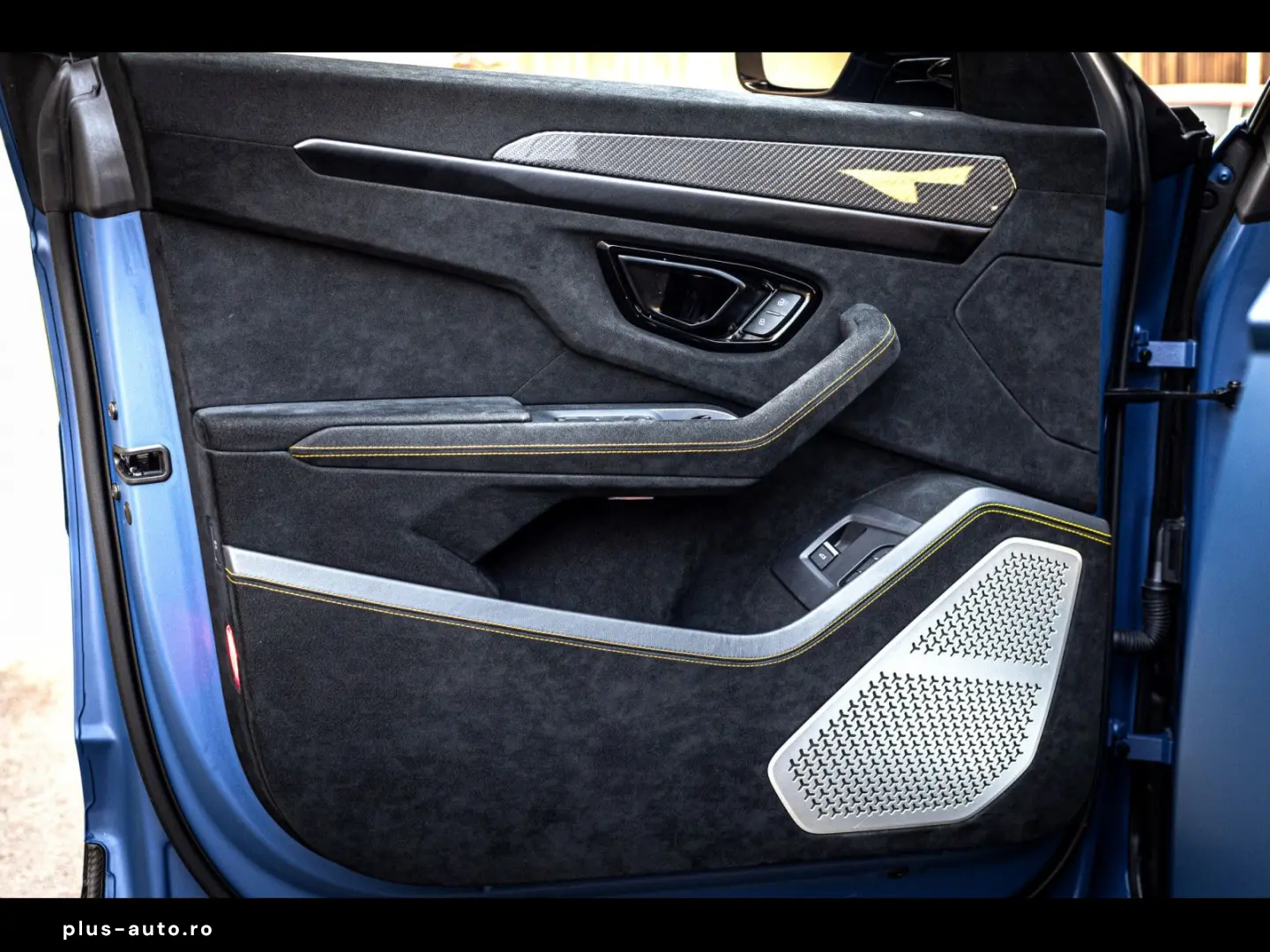 LAMBORGHINI Urus PERFORMANTE BLU GRIFO MATT AKRA 5yr SERVICE