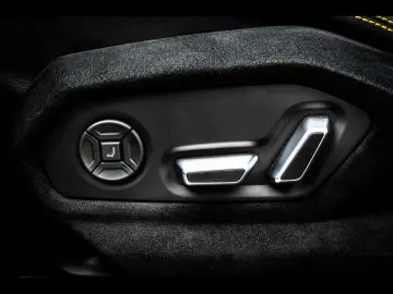 LAMBORGHINI Urus PERFORMANTE BLU GRIFO MATT AKRA 5yr SERVICE