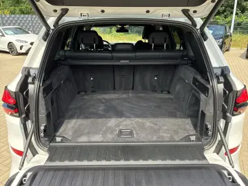 BMW X5 xDrive30d M Sport Pro AHK Park-Assistent