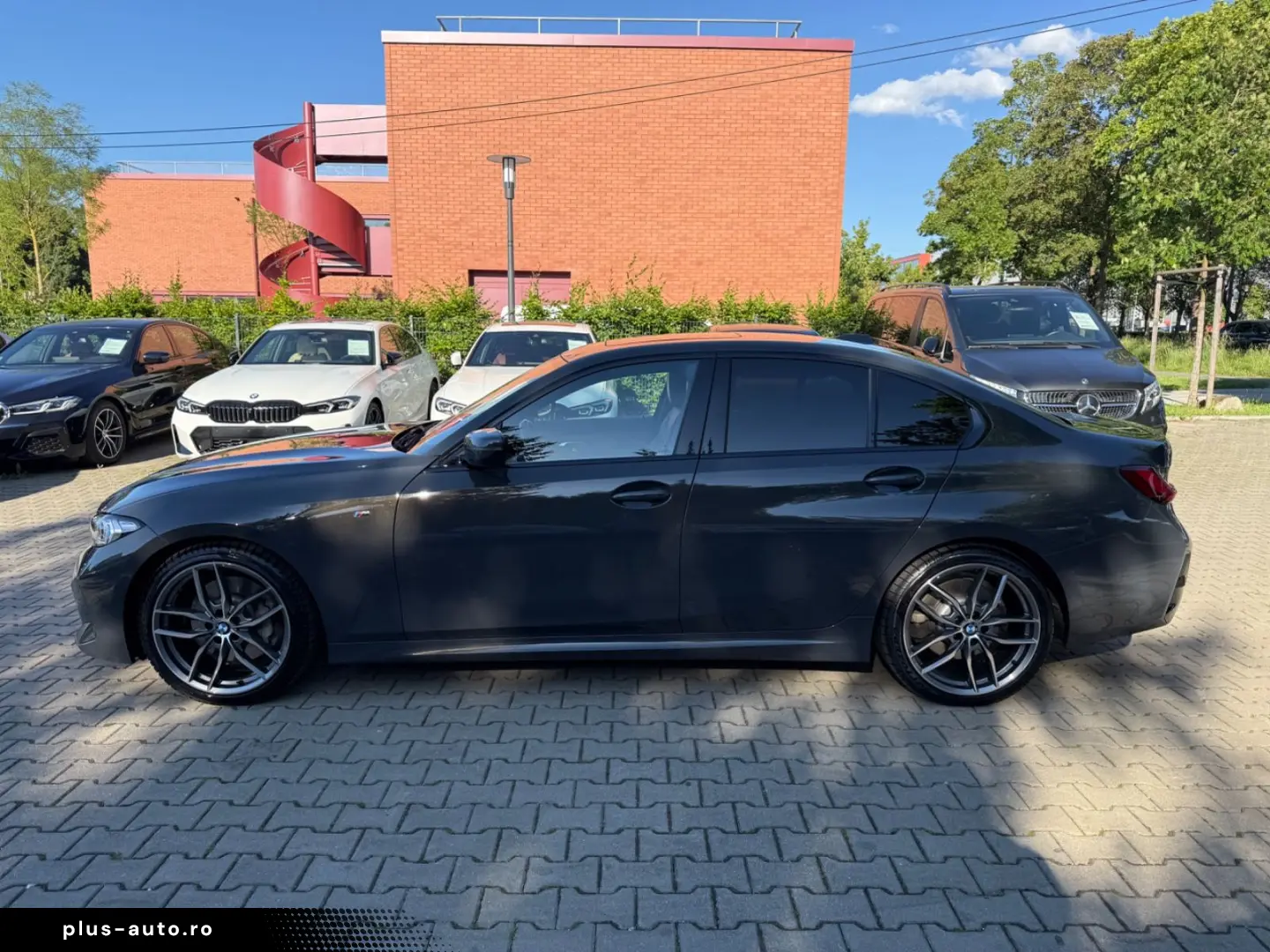 BMW 330d xD M-Sport Glasdach Head-Up Standheizung