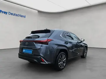 LEXUS UX 250h F-Sport Design