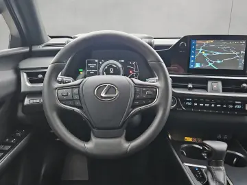 LEXUS UX 250h F-Sport Design