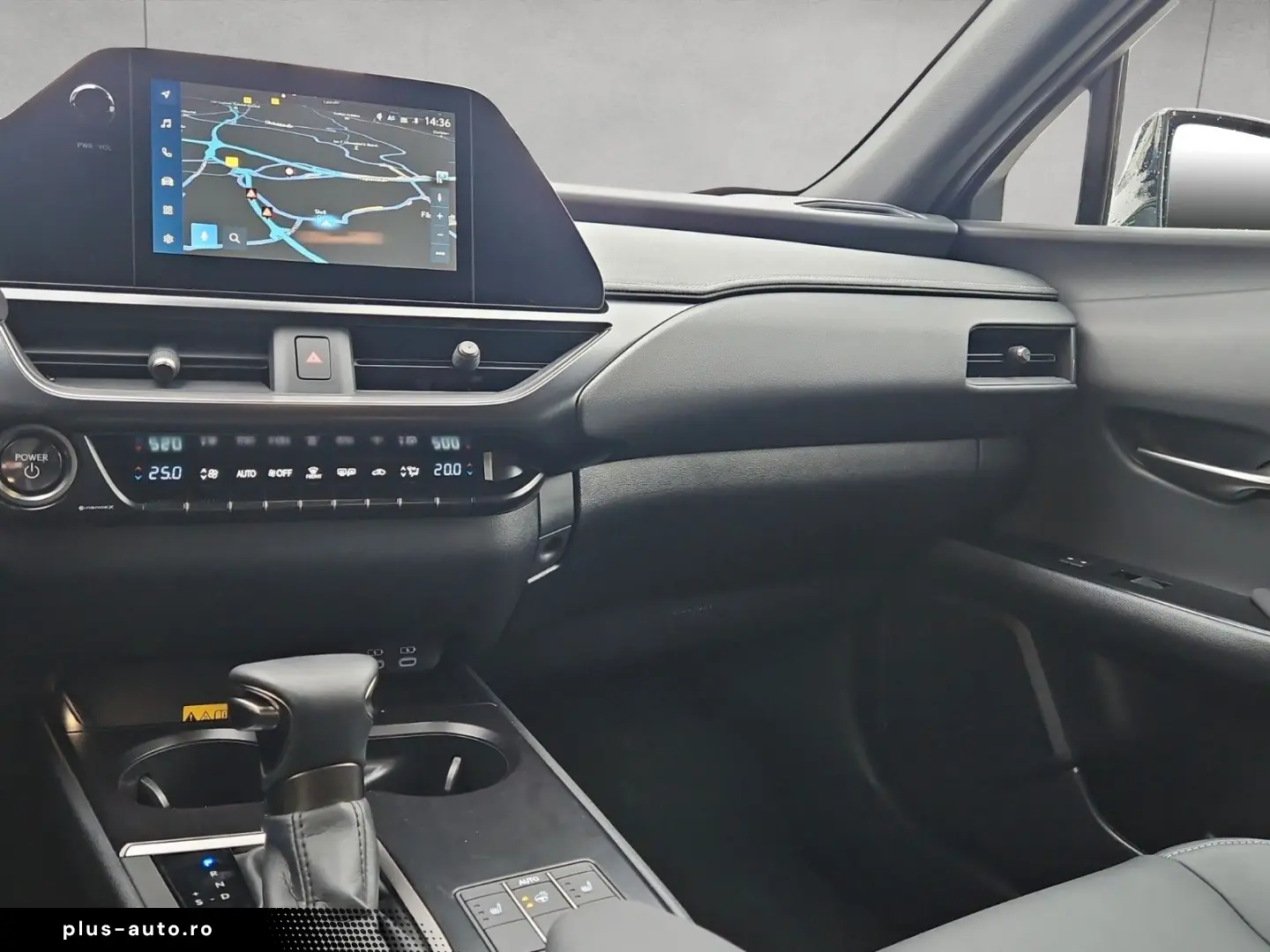 LEXUS UX 250h F-Sport Design