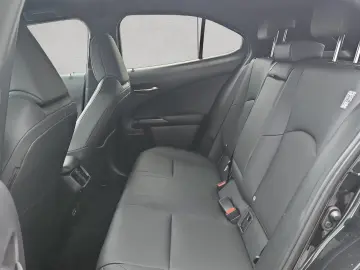 LEXUS UX 250h F-Sport Design