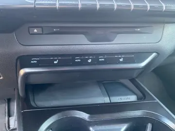LEXUS UX 250h Style Edition  Bi-LED ACC CAM SHZ CarPla