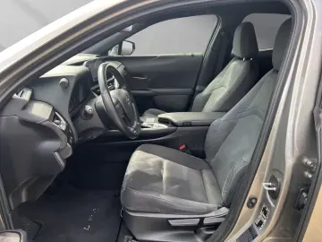LEXUS UX 250h STYLE FACELIFT  ALLW. CARPLAY GARANTIE