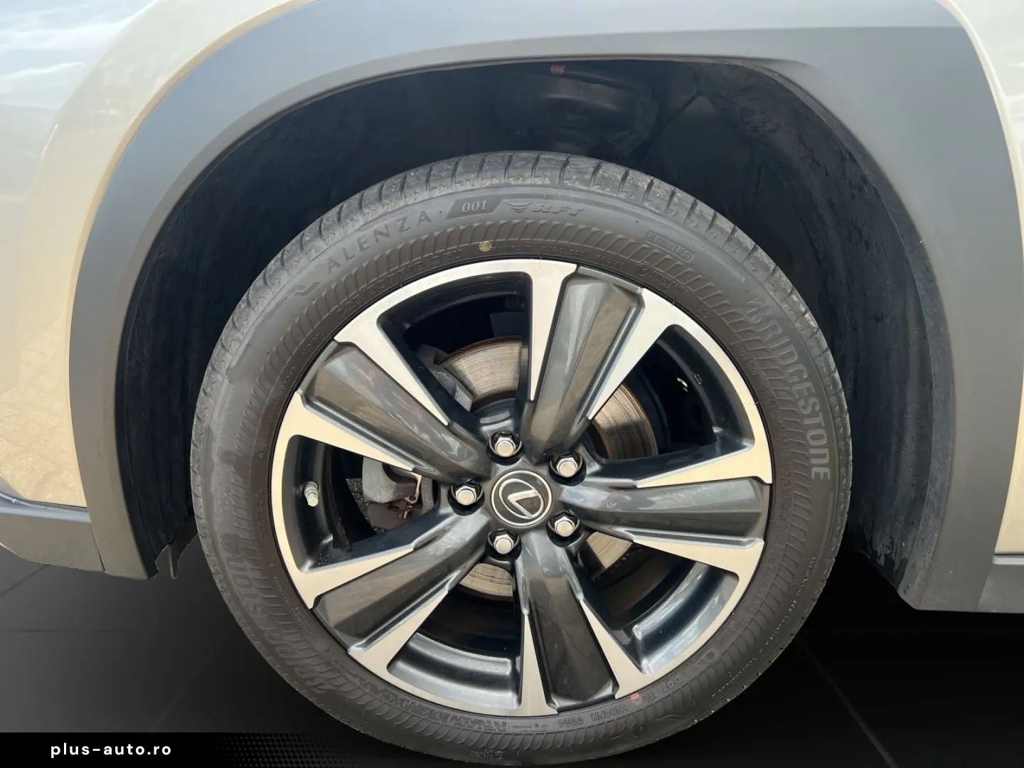 LEXUS UX 250h STYLE FACELIFT  ALLW. CARPLAY GARANTIE