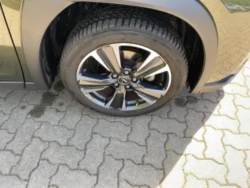 LEXUS UX 250 h Style Edition zuverlässiger GW