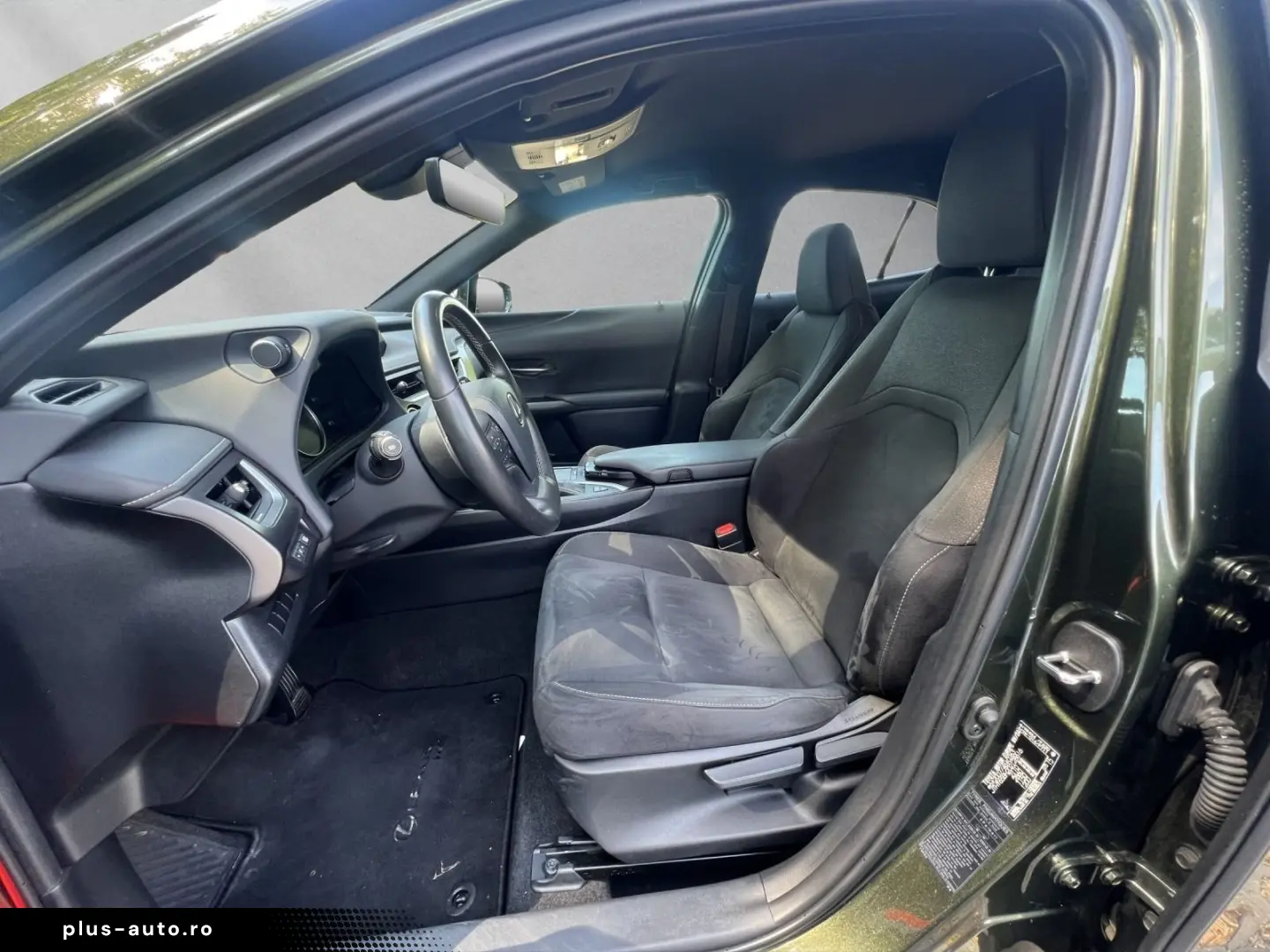 LEXUS UX 250h STYLE SHZ KAMERA PDC LED DAB CARPLAY 18