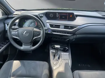 LEXUS UX 250h STYLE SHZ KAMERA PDC LED DAB CARPLAY 18