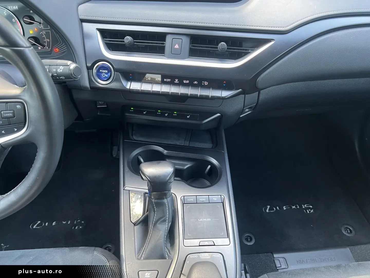 LEXUS UX 250h STYLE SHZ KAMERA PDC LED DAB CARPLAY 18