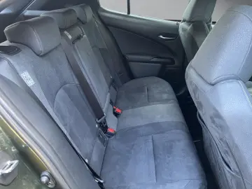 LEXUS UX 250h STYLE SHZ KAMERA PDC LED DAB CARPLAY 18