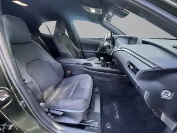 LEXUS UX 250h STYLE SHZ KAMERA PDC LED DAB CARPLAY 18