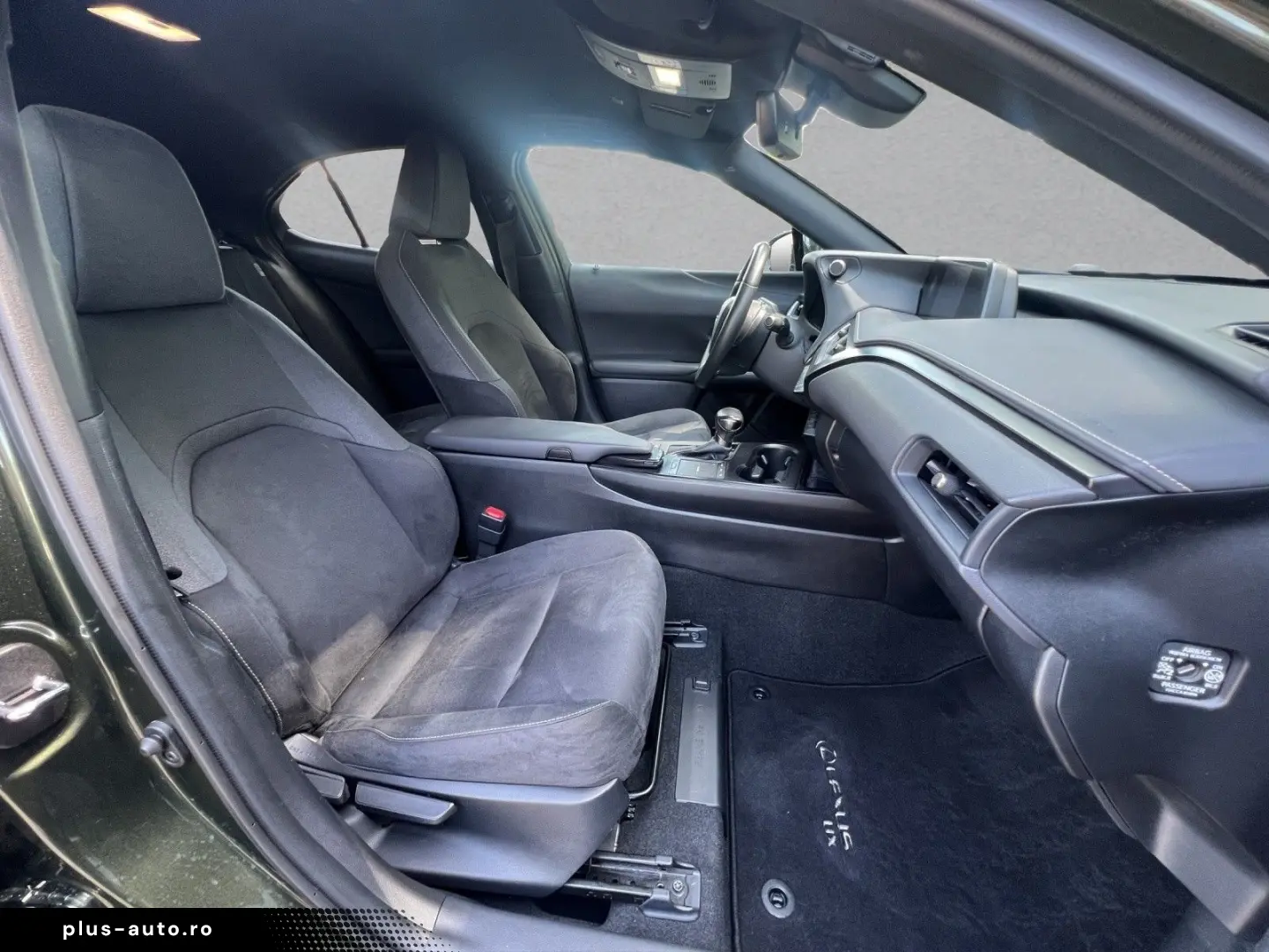 LEXUS UX 250h STYLE SHZ KAMERA PDC LED DAB CARPLAY 18