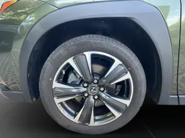 LEXUS UX 250h STYLE SHZ KAMERA PDC LED DAB CARPLAY 18