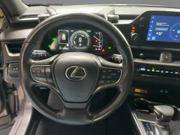 LEXUS UX 250h Style Edition Automatik PDC Navi Kamera