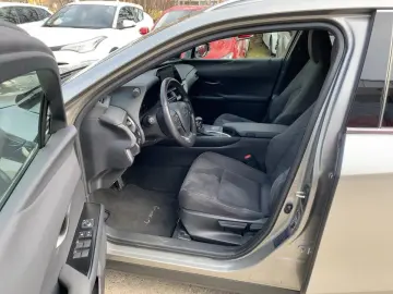 LEXUS UX 250 h Style Edition zuverlässiger Crossover