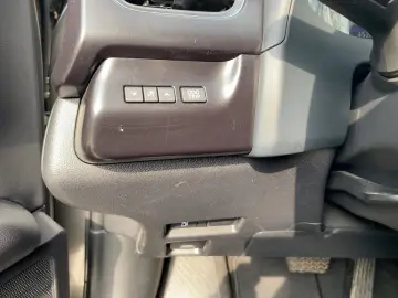 LEXUS UX 250 h Style Edition zuverlässiger Crossover