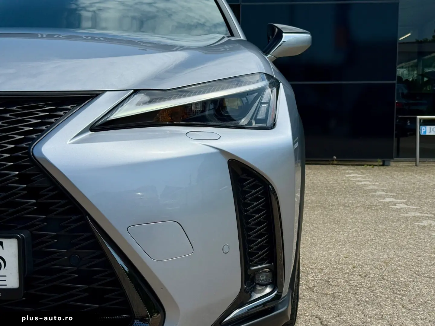 LEXUS UX 250h F-SPORT ACC RFK Car-Play 15J-GARANTIE