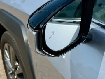 LEXUS UX 250h F-SPORT ACC RFK Car-Play 15J-GARANTIE