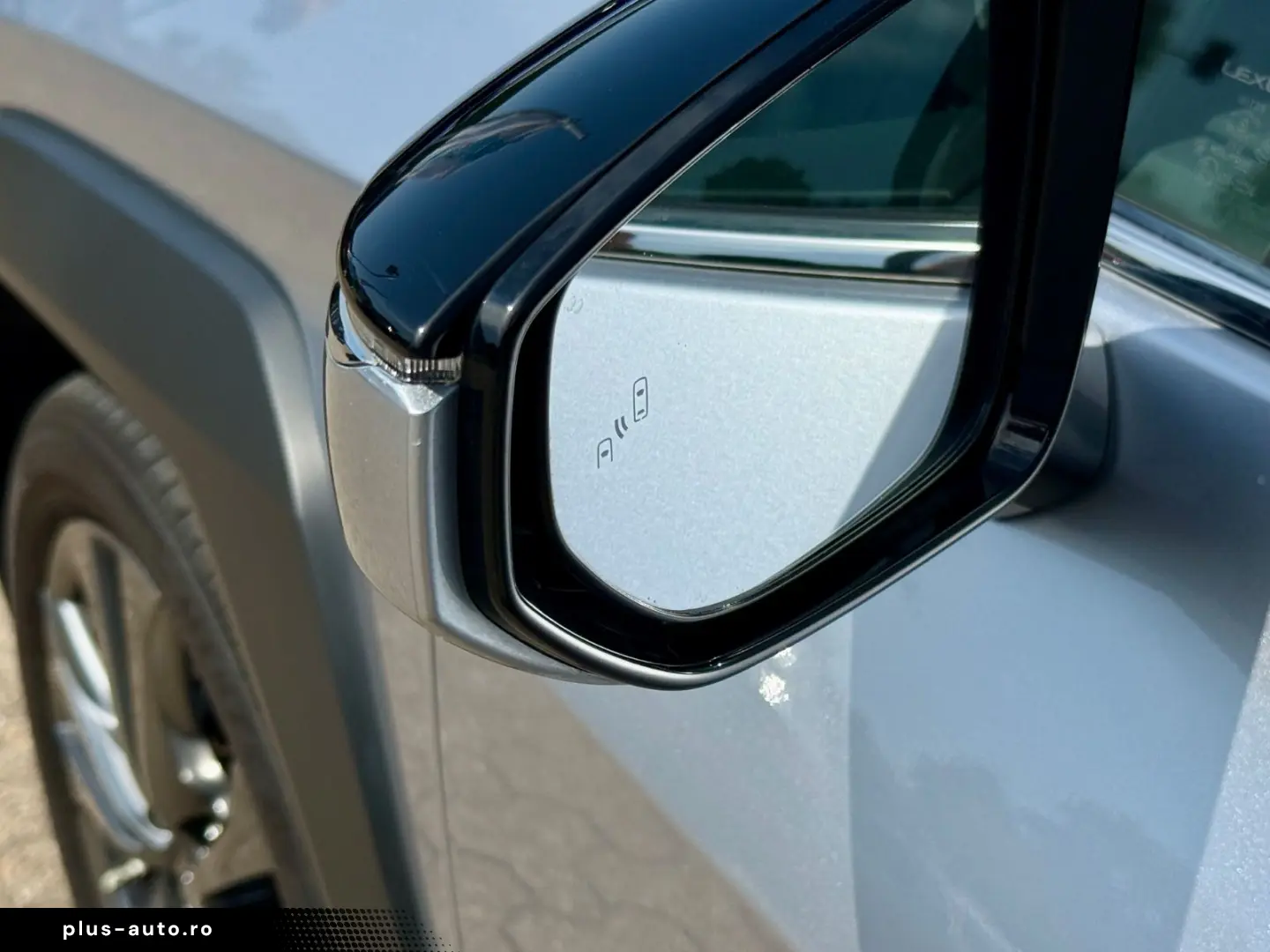 LEXUS UX 250h F-SPORT ACC RFK Car-Play 15J-GARANTIE
