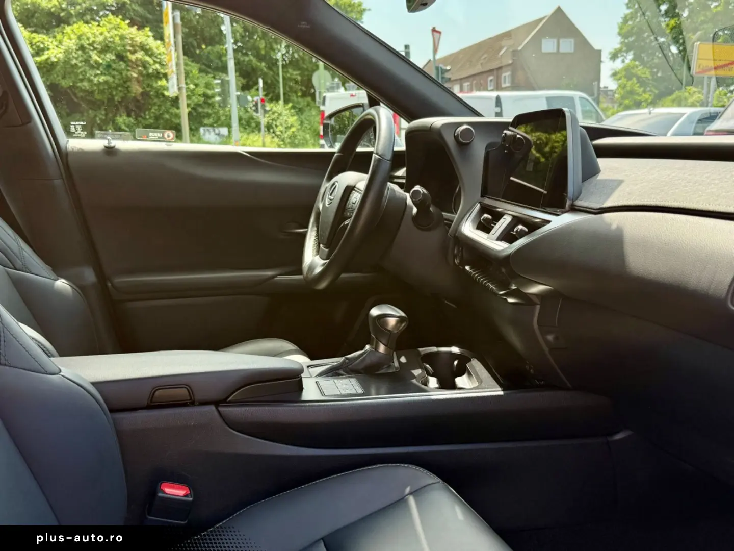 LEXUS UX 250h F-SPORT ACC RFK Car-Play 15J-GARANTIE