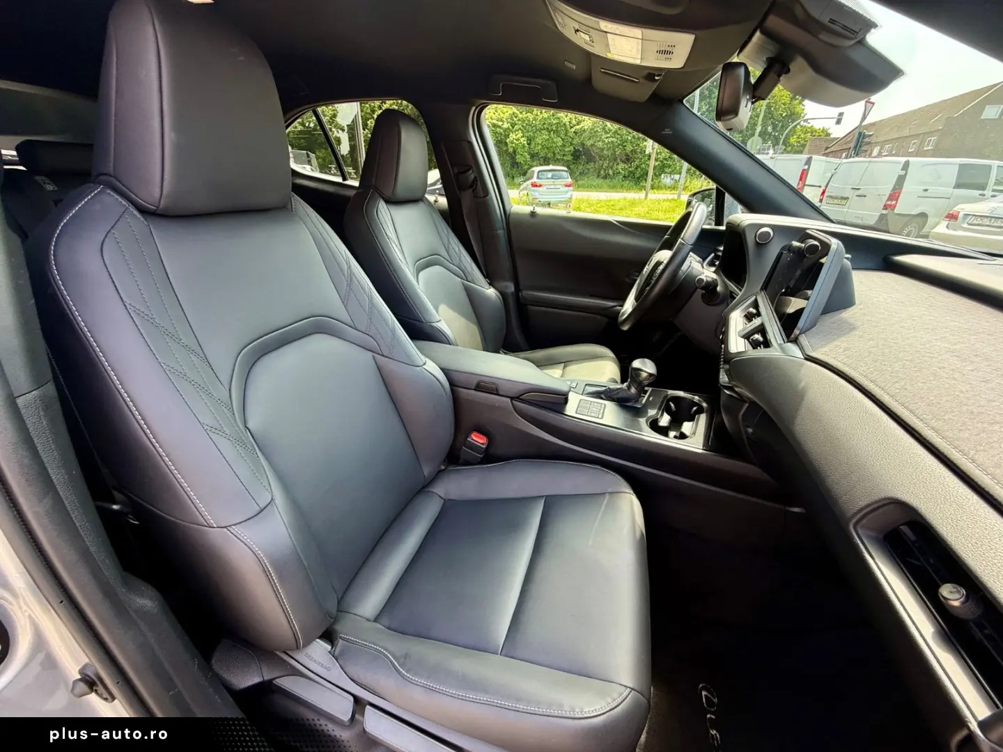LEXUS UX 250h F-SPORT ACC RFK Car-Play 15J-GARANTIE