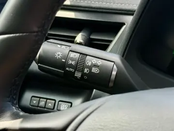 LEXUS UX 250h F-SPORT ACC RFK Car-Play 15J-GARANTIE