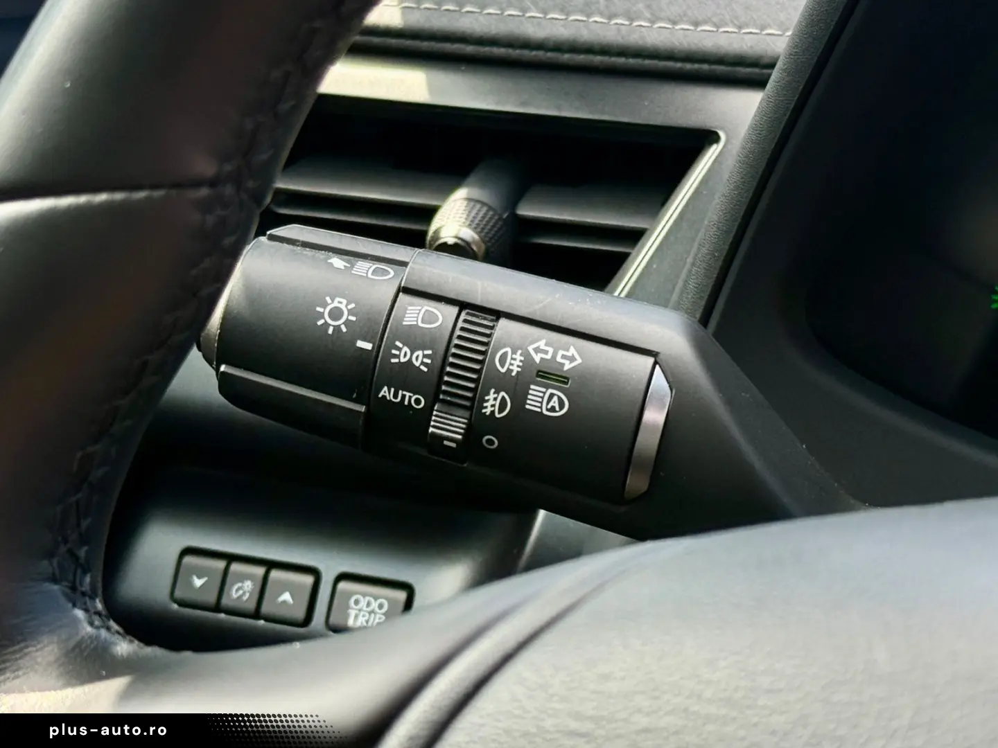 LEXUS UX 250h F-SPORT ACC RFK Car-Play 15J-GARANTIE
