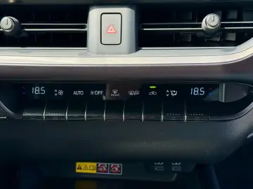 LEXUS UX 250h F-SPORT ACC RFK Car-Play 15J-GARANTIE