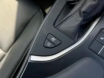 LEXUS UX 250h F-SPORT ACC RFK Car-Play 15J-GARANTIE