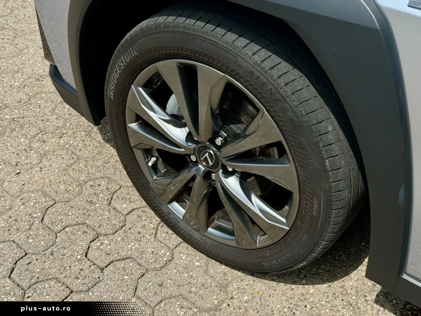 LEXUS UX 250h F-SPORT ACC RFK Car-Play 15J-GARANTIE