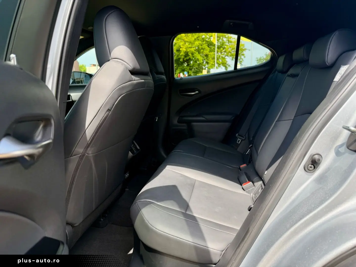 LEXUS UX 250h F-SPORT ACC RFK Car-Play 15J-GARANTIE