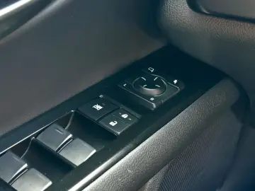 LEXUS UX 250h F-SPORT ACC RFK Car-Play 15J-GARANTIE