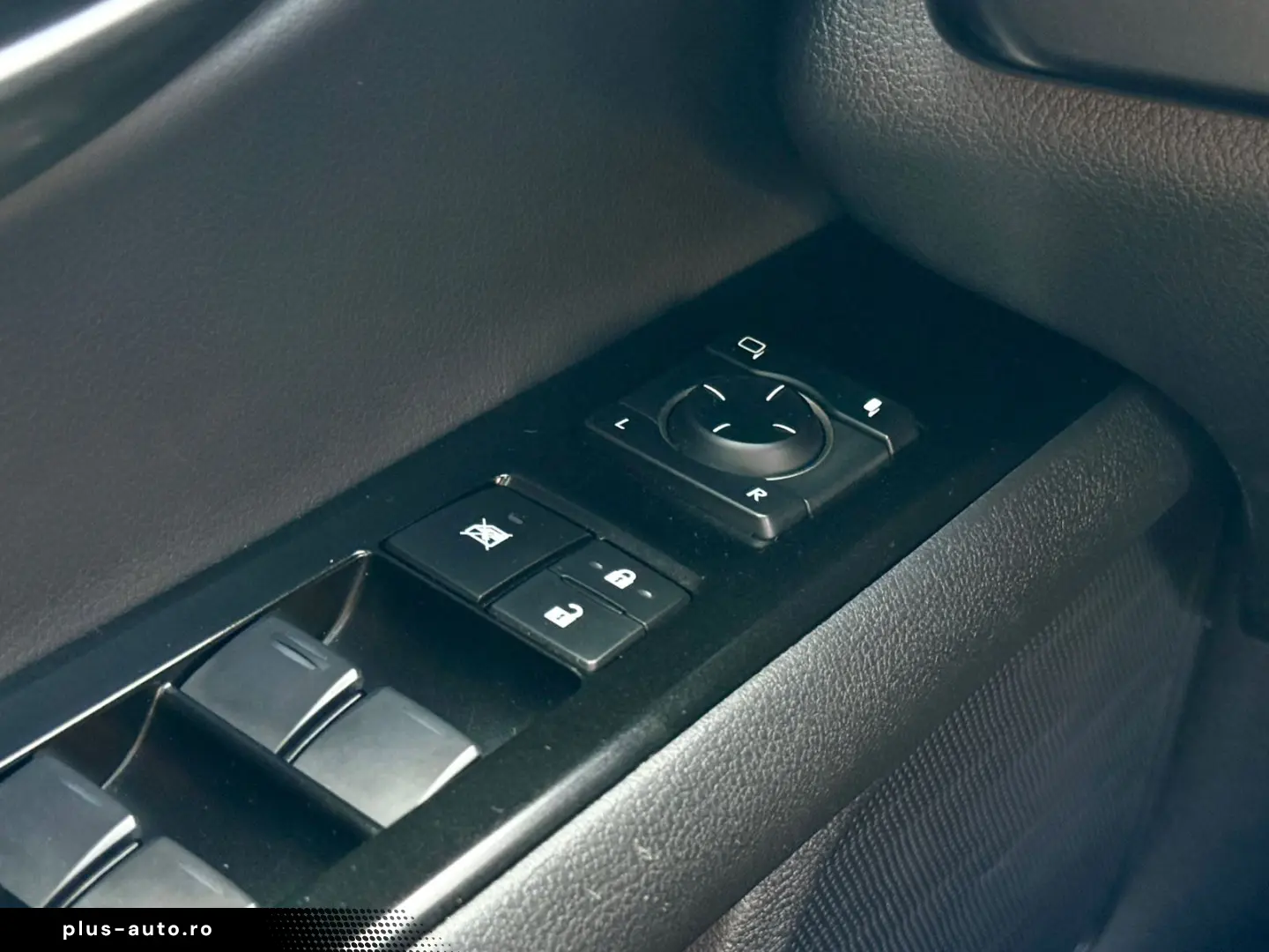 LEXUS UX 250h F-SPORT ACC RFK Car-Play 15J-GARANTIE