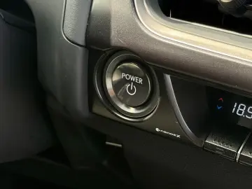 LEXUS UX 250h F-SPORT ACC RFK Car-Play 15J-GARANTIE