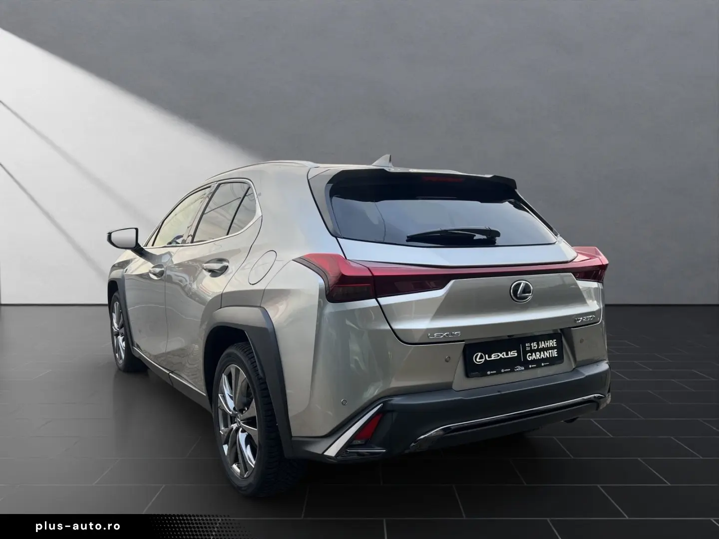 LEXUS UX 250h FSPORT-D 1HD ALLWR CARPLAY  15J-GARANTIE
