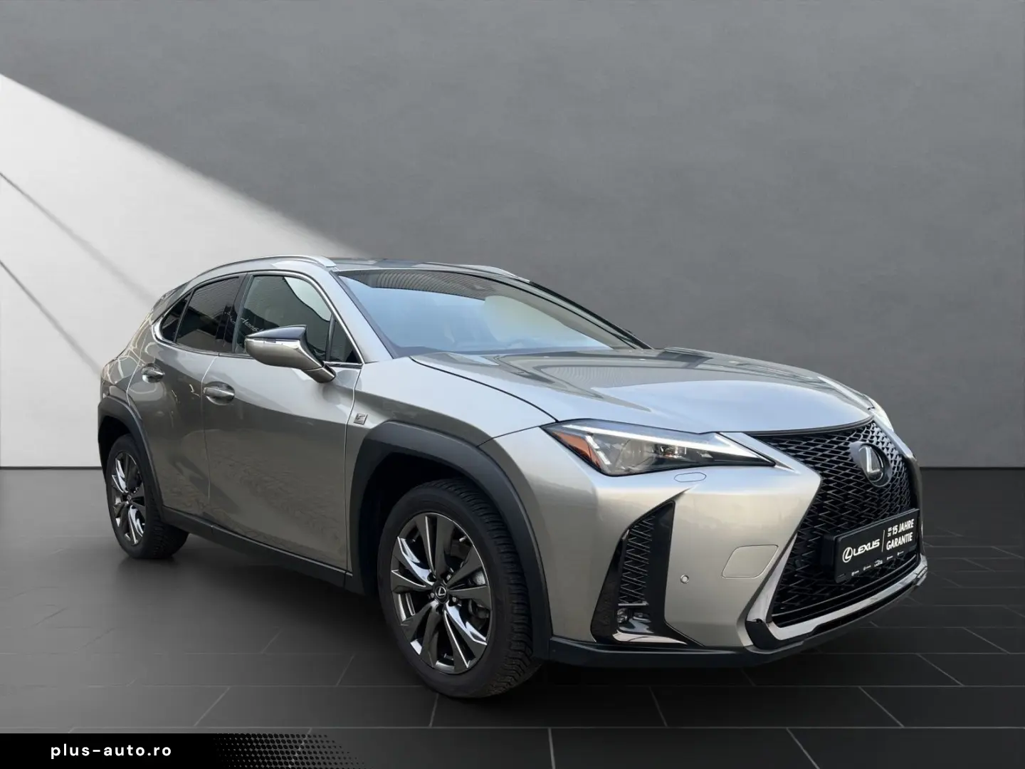 LEXUS UX 250h FSPORT-D 1HD ALLWR CARPLAY  15J-GARANTIE