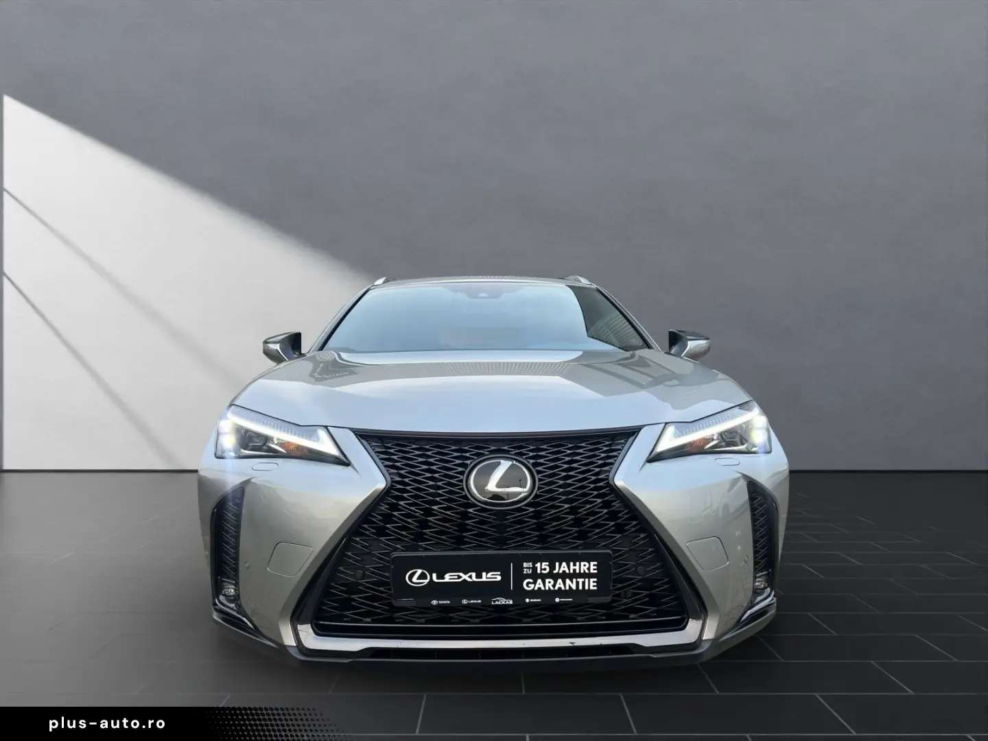 LEXUS UX 250h FSPORT-D 1HD ALLWR CARPLAY  15J-GARANTIE