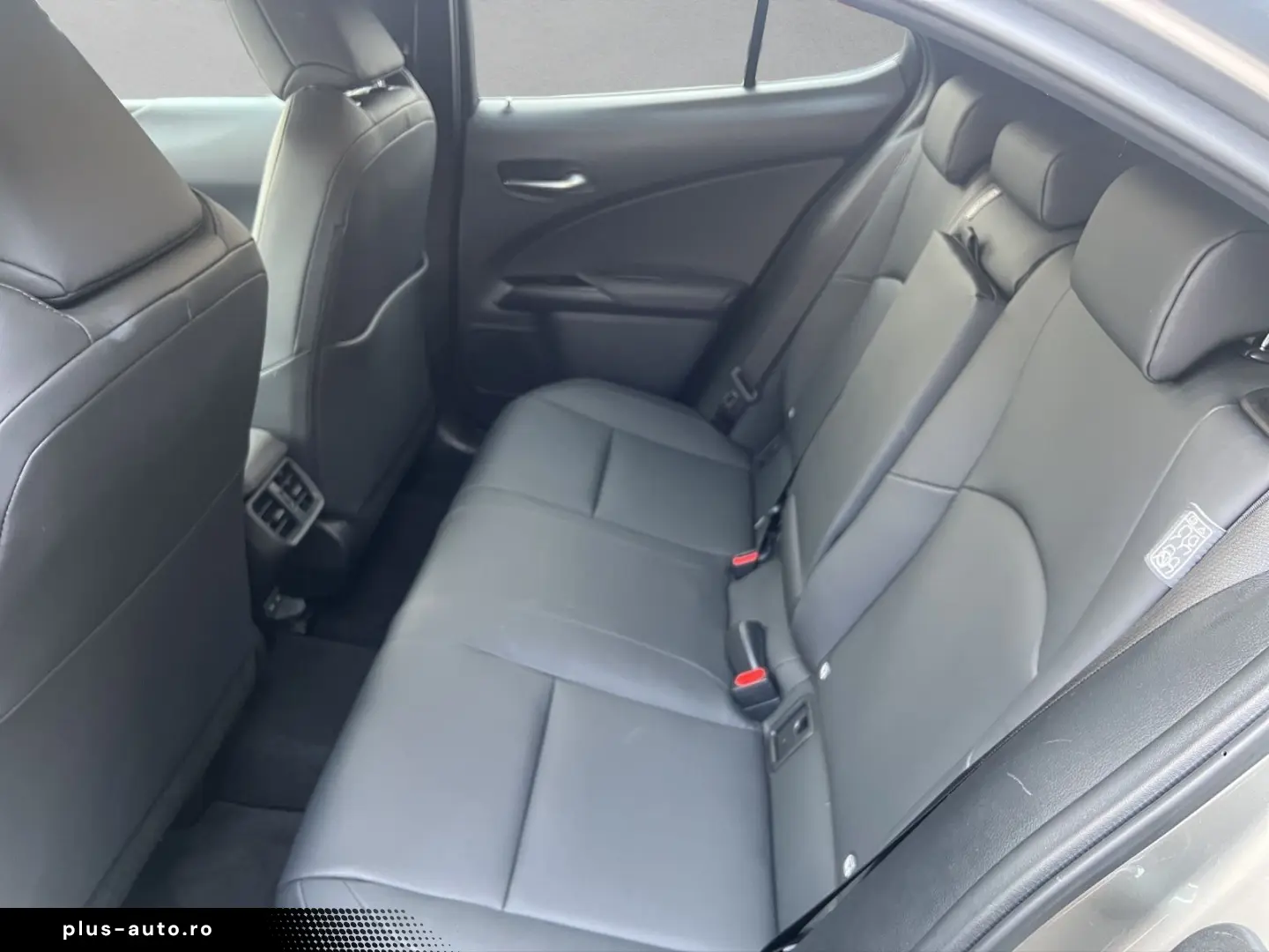 LEXUS UX 250h FSPORT-D 1HD ALLWR CARPLAY  15J-GARANTIE