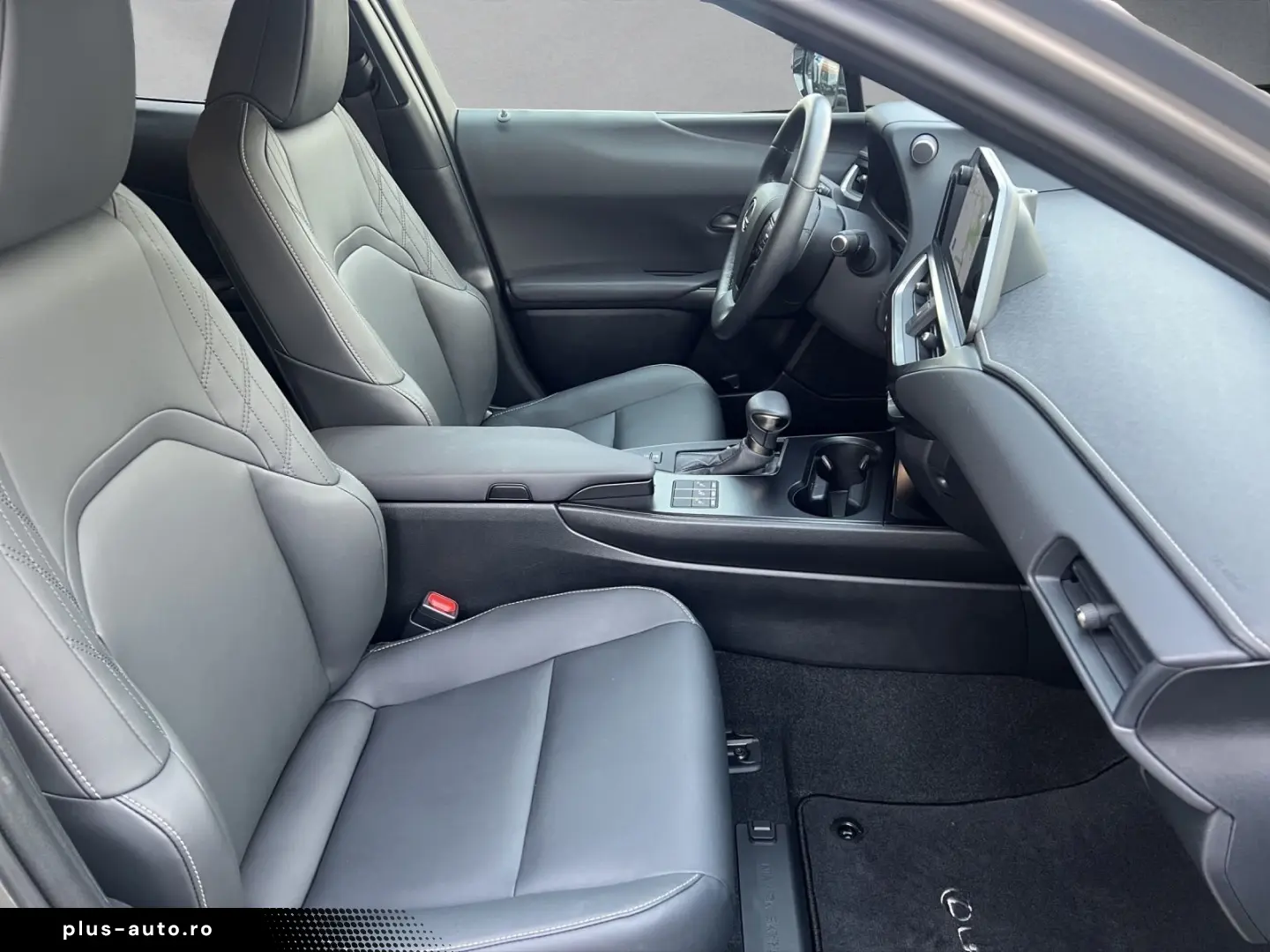 LEXUS UX 250h FSPORT-D 1HD ALLWR CARPLAY  15J-GARANTIE
