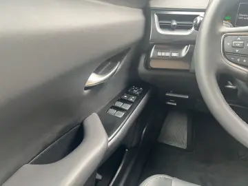 LEXUS UX 250h FSPORT-D 1.HD CARPLAY PDC  15J-GARANTIE
