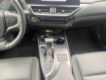 LEXUS UX 250h FSPORT-D 1.HD CARPLAY PDC  15J-GARANTIE
