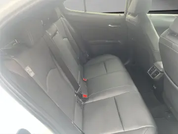 LEXUS UX 250h FSPORT-D 1.HD CARPLAY PDC  15J-GARANTIE