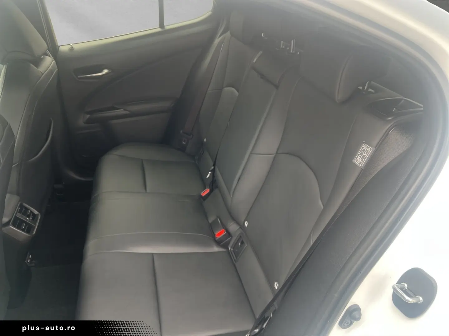 LEXUS UX 250h FSPORT-D 1.HD CARPLAY PDC  15J-GARANTIE