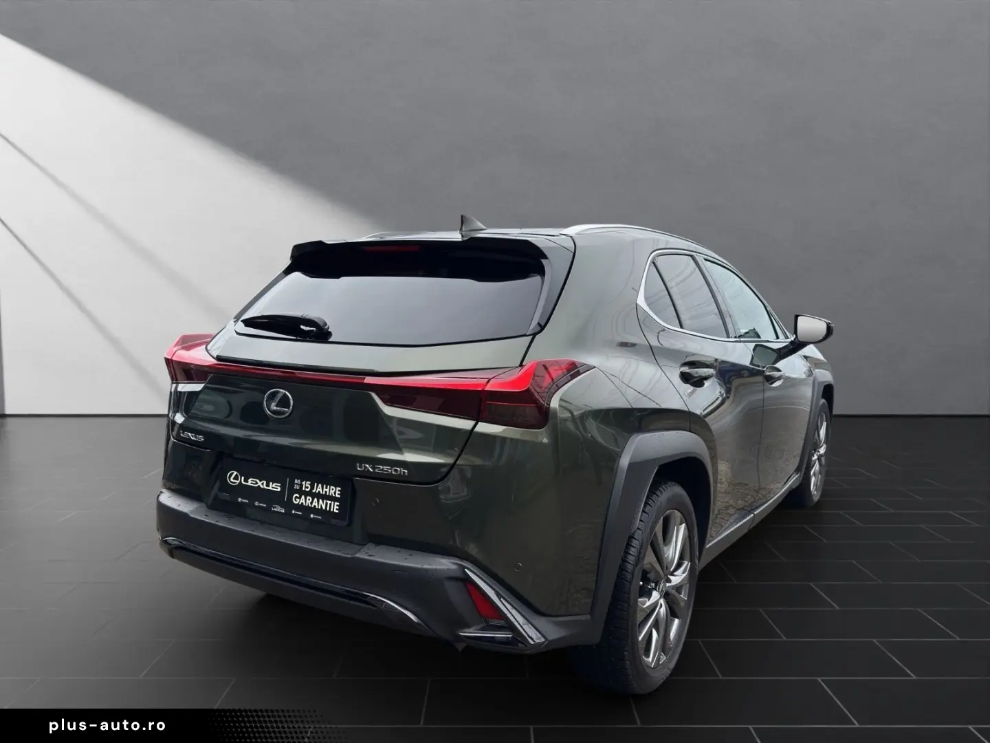 LEXUS UX 250h FSPORT-D 1HD ALLWR CARPLAY  15J-GARANTIE
